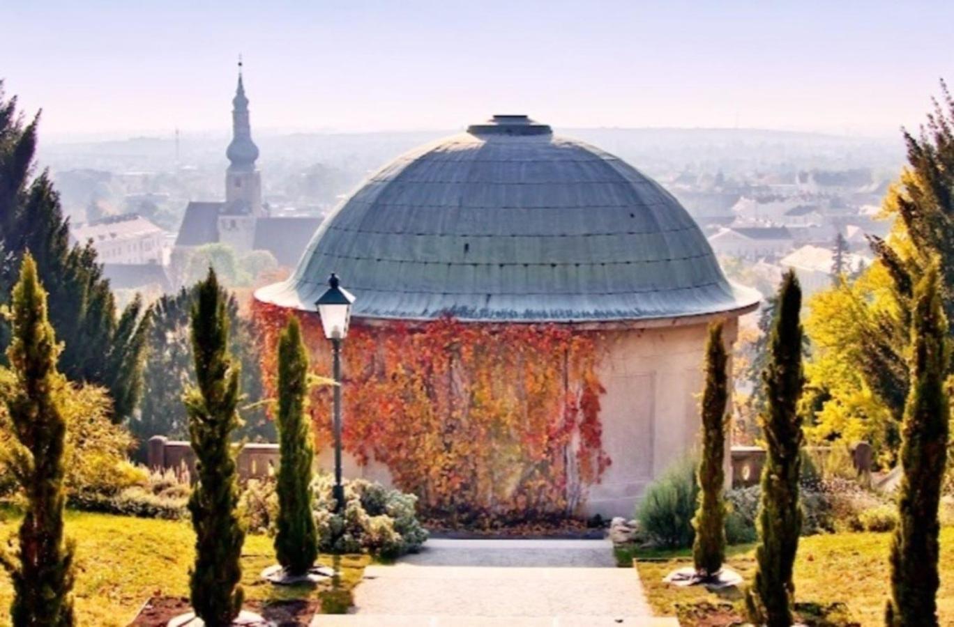 Appartamento Landhaus Am Kurpark Baden bei Wien Esterno foto